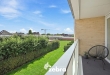 Lichtrijke bel-etage met terras en ruime garage in Assebroek!