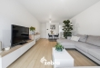 Instapklare woning met achterliggende garage en uitweg!