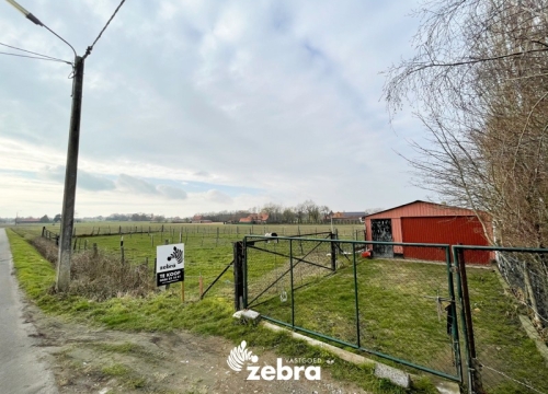 Rustig gelegen landbouwgrond met een oppervlakte van 1500 m² te Moorslede!