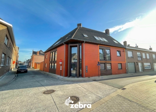Instapklaar appartement met 2 slaapkamers onder de kerktoren van Wingene!
