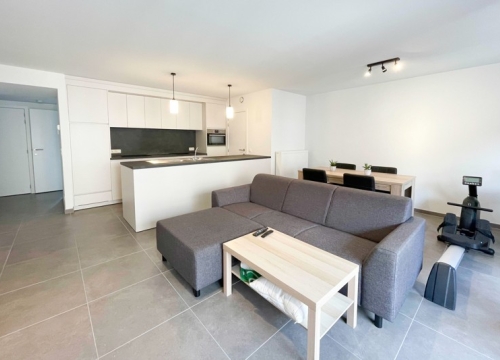 Instapklaar en geschilderd nieuwbouwappartement te Meulebeke!