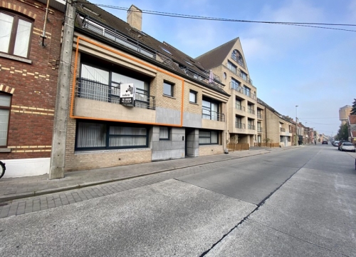 Instapklaar 2-slaapkamer appartement met garage te Roeselare!