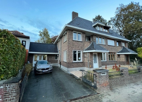 Centraal gelegen woning met unieke tuin op een steenworp van de Markt van Tielt!