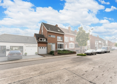 Instapklare gezinswoning met 3 slaapkamers en garage te Sint-Elisabeth Kortrijk!