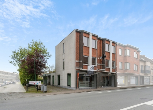 Instapklare HOB met tal van commerciële mogelijkheden op een centrale ligging te Tielt!