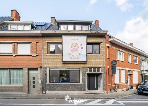 Op te frissen ruime woning met garage en uitweg in het centrum Tielt