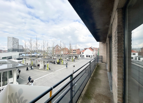 Instapklaar & centraal gelegen appartement met balkon te Roeselare!
