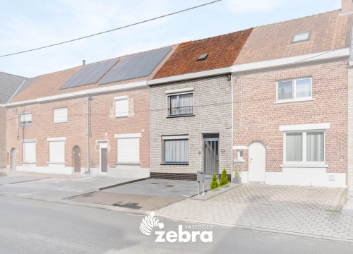 Gunstig gelegen woning met veel potentieel te Roeselare!