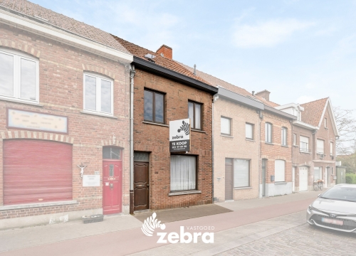 Licht op te frissen stadswoning met drie slaapkamers te Roeselare!