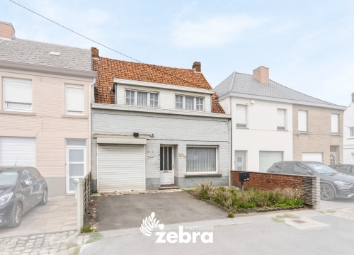 Te renoveren woning met 3 slaapkamers te Oostrozebeke!
