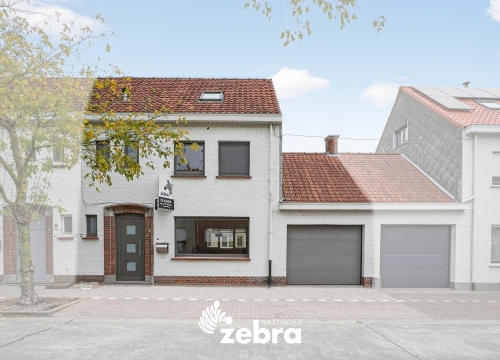Gerenoveerde woning met 3 slaapkamers en uitweg te Roeselare!