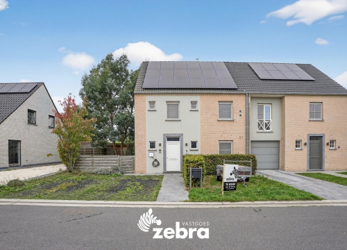 Energiezuinige halfopen bebouwing met vier slaapkamers te Roeselare!