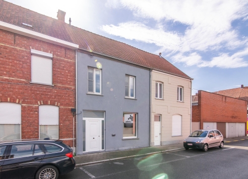 Instapklare woning met 2-3 slaapkamers te Tielt (Meulebeke)!