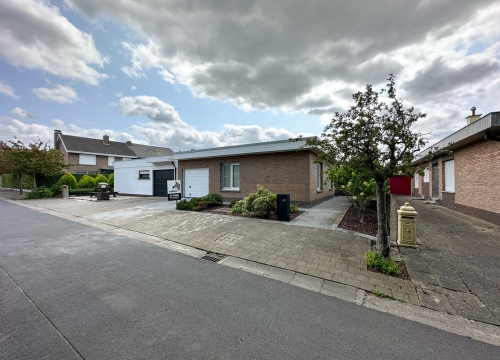 Charmante bungalow met 3 slaapkamers op toplocatie in Tielt!