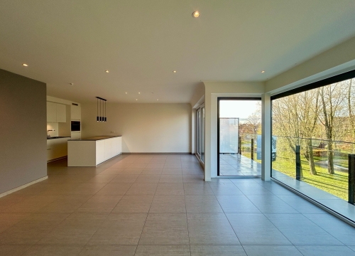 Instapklaar twee-slaapkamerappartement met zicht op stadspark te centrum Roeselare!