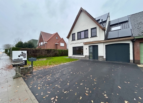Prachtig gerenoveerde HOB met 3 slaapkamers te Rumbeke!