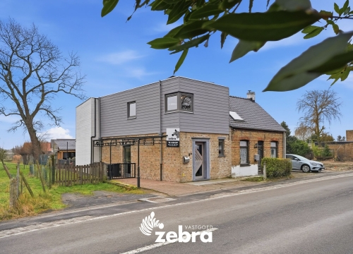 Instapklare en volledig gerenoveerde woning (EPC A) op topligging vlakbij Calmeynbos en de Krakeelduinen in De Panne!