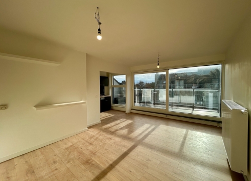 Instapklaar 2-slaapkamer appartement met terras in centrum Roeselare!