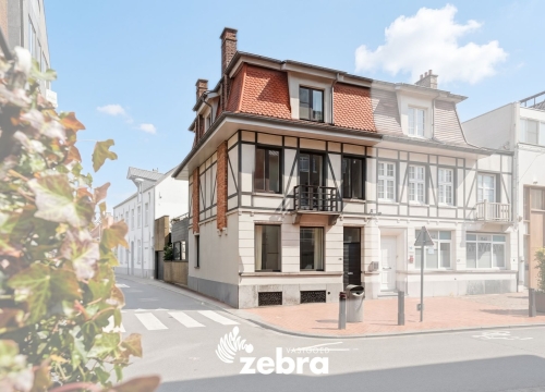 Stijlvolle, volledig gemeubelde karakterwoning in het centrum van Roeselare!