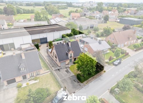 Instapklare woning met ruime loods van ± 600 m² te Oostrozebeke!
