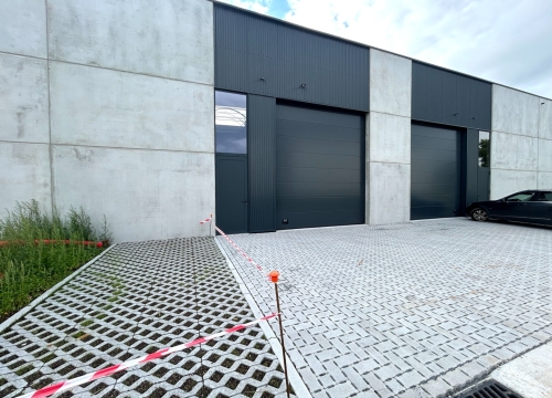 Uitzonderlijke voorwaarden, uitstekend gelegen nieuwbouw KMO-unit te Pittem!