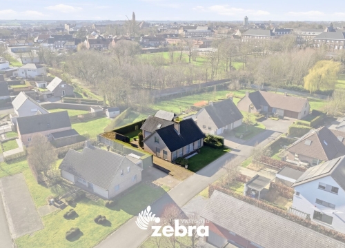 Vrijstaande woning op een topligging in het centrum van Tielt!