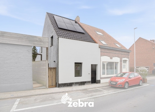 Volledig vernieuwd halfopen bebouwing in hartje Rumbeke!