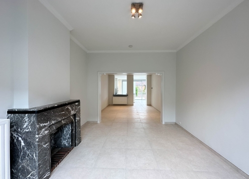 Kwalitatief afgewerkte woning met 3 slaapkamers, terras & tuin te Beveren (Roeselare)!