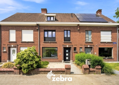 Gerenoveerde woning met uitweg op een rustige ligging in Izegem!