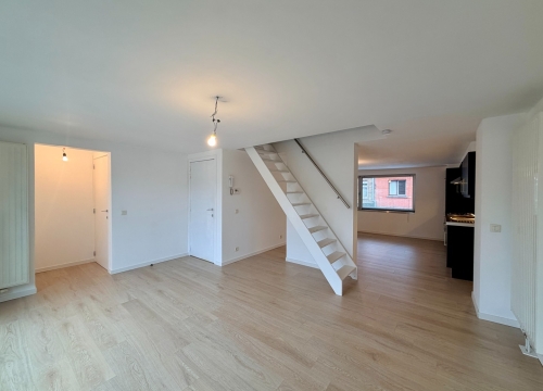 Instapklaar duplex-appartement met 2 slaapkamers & zonnig terras in Moorslede!