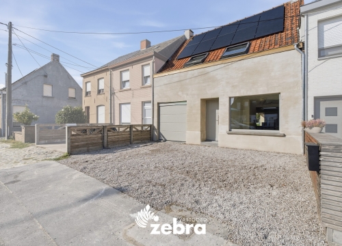 Gerenoveerde woning met 3 slaapkamers en tuin te Oostrozebeke!