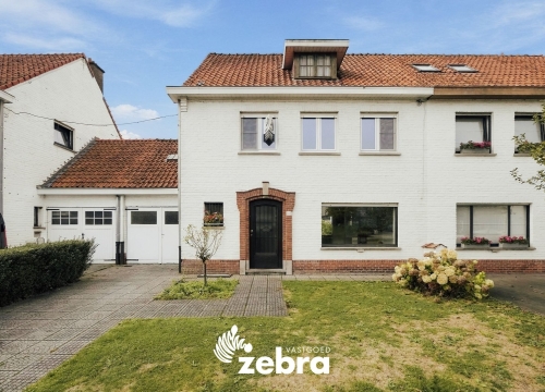 Kloeke te renoveren gezinswoning met 5 slaapkamers te Roeselare!