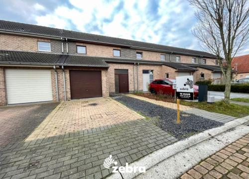Recente gezinswoning met 3 slaapkamers en garage te Oostkamp!