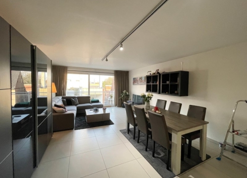 Recent appartement met 1 slaapkamer en garage op wandelafstand van centrum Roeselare!