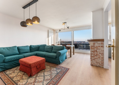 Gerenoveerd appartement met 2 slaapkamers & garage te Roeselare!