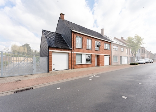 Ruime HOB met 4 slaapkamers en 2 garages te Wevelgem!