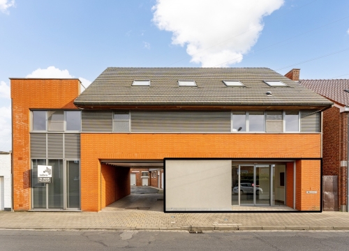 Veelzijdig handelspand met extra mogelijkheden te Rumbeke (Roeselare)!