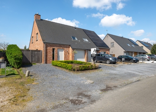 Instapklare & energiezuinige (A-label) HOB met 3 slaapkamers & garage op rustige locatie te Kooigem (Kortrijk)!