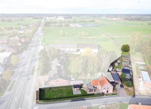 Vrijstaande woning op ruim perceel van 2482 m² te Torhout!