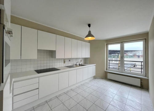 Instapklaar appartement met 2 slaapkamers en terras op wandelafstand van centrum Roeselare!