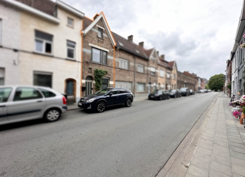Instapklare starterswoning in hartje Roeselare!