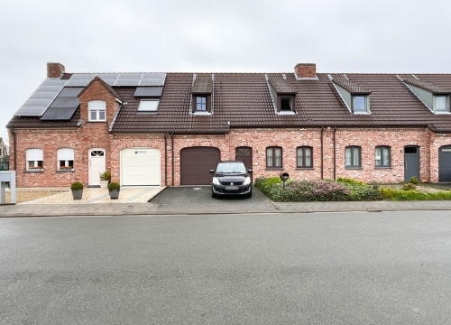Instapklare woning met 3 slaapkamers, terras, tuin en garage te Brugge!