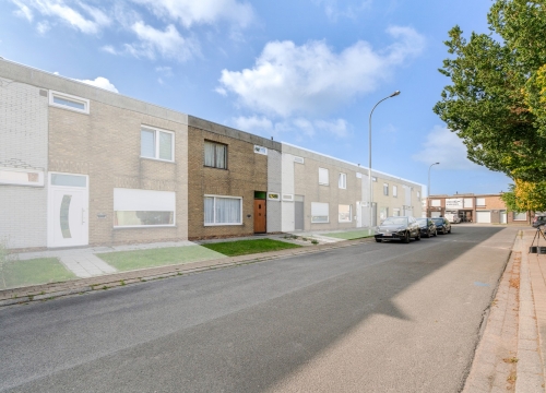Te renoveren woning met 3 slaapkamers & garage vlakbij centrum Roeselare!