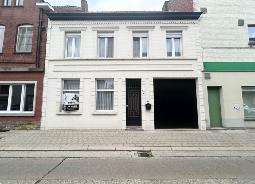 Instapklare woning met 3 slaapkamers en garage nabij het centrum van Meulebeke!