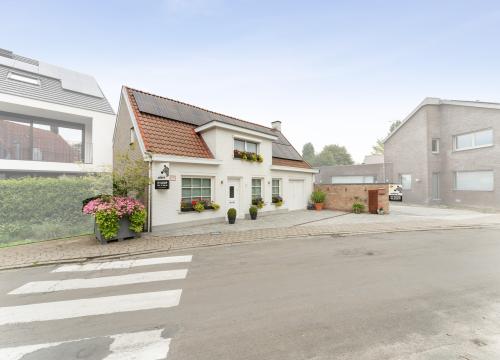 Instapklare HOB met 3 slaapkamers, verzorgde tuin & garage te Kanegem (Tielt)!
