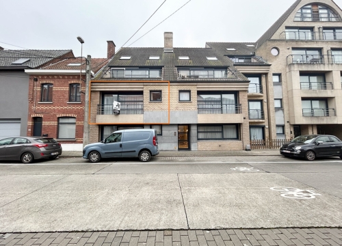 Instapklaar 2-slaapkamer appartement met garage te Roeselare!