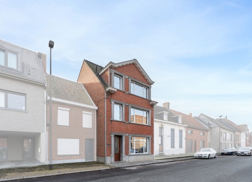 Charmante woning met 4 slaapkamers & verzorgde tuin op wandelafstand van de markt in Tielt!