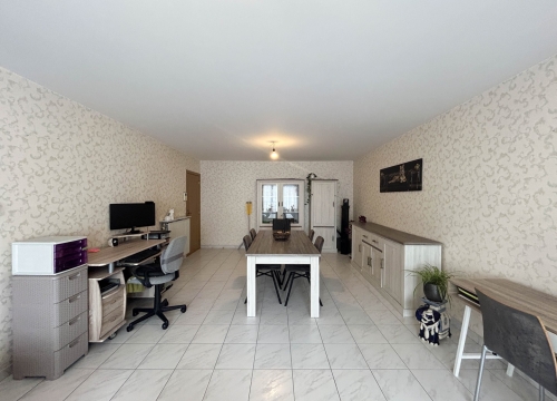 Instapklaar appartement met 2 slaapkamers en terras op wandelafstand van centrum Roeselare!