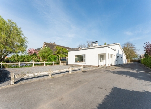 Instapklare & vrijstaande woning met 4 slaapkamers te Pittem!