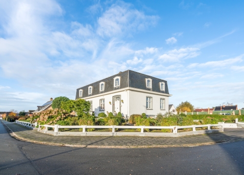 Ruime villa met veel mogelijkheden gelegen in Male te Brugge!